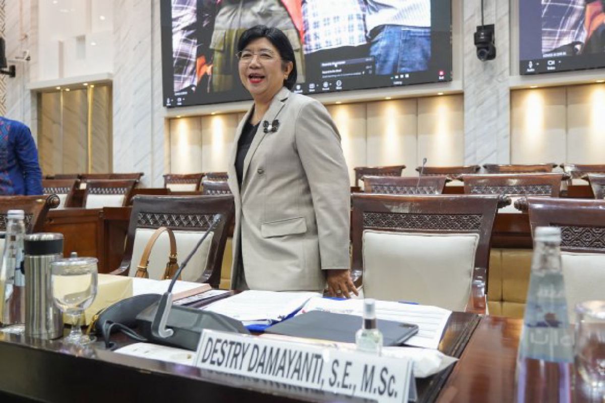 Komisi XI DPR Setujui Destry Jadi Gubernur BI dan Dua Deputi