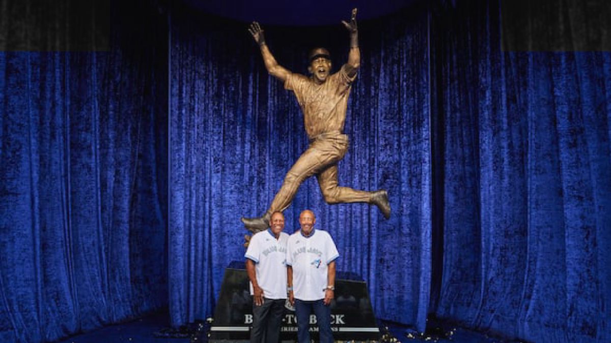 Patung Joe Carter di Toronto hingga Sisi Jahat Kucing
